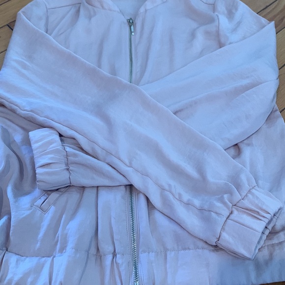 H&M pink cropped zip up sweatshirt - Picture 4 of 4